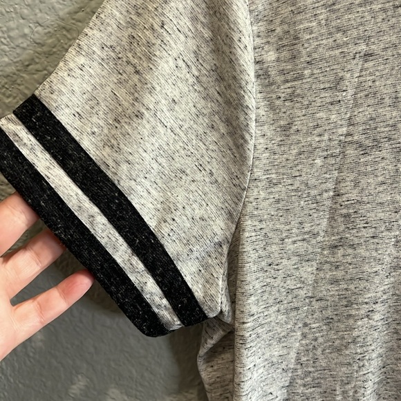 Torrid size 1 tee Heather black “Vacation Mode” - Picture 6 of 6